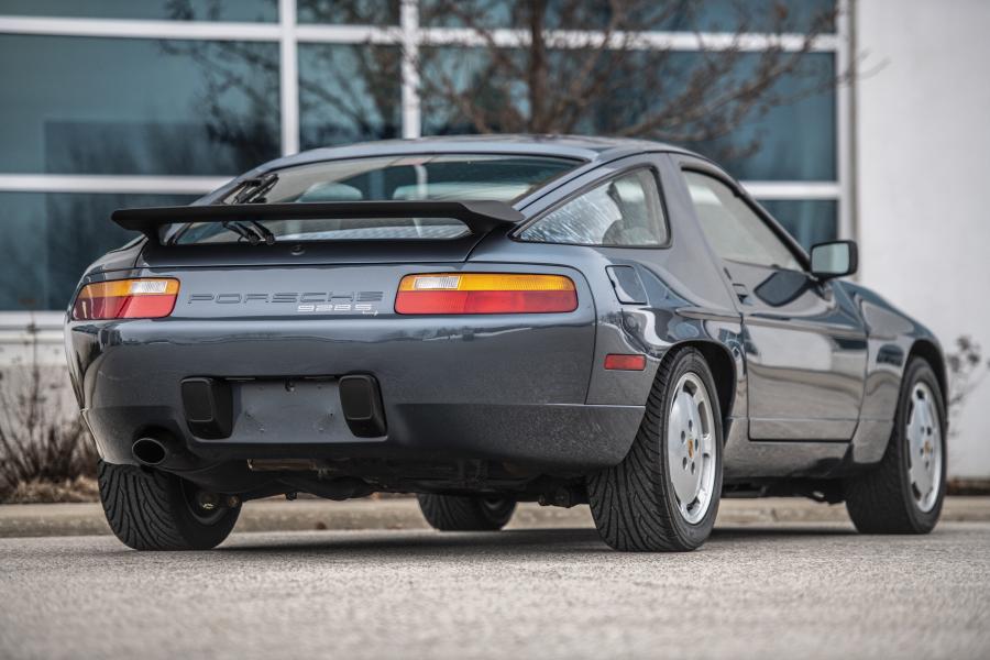 Porsche 928 S4 1988 года  (фото 28 из 70)